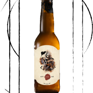 La micro-brasserie La Bracée, située Place du Marchix, à Fougères, propose sa délicieuse bière brune aux saveurs tonifiantes de café.