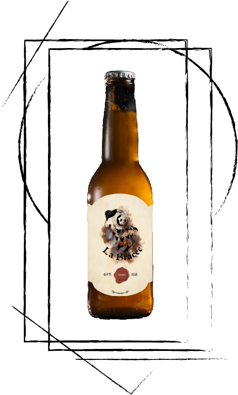 La micro-brasserie La Bracée, située Place du Marchix, à Fougères, propose sa délicieuse bière brune aux saveurs tonifiantes de café.